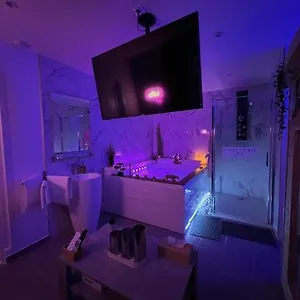 https://la-suite-etoilee.hotels-rhonealpes.com