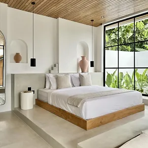  Villa The By The Young Indonesia